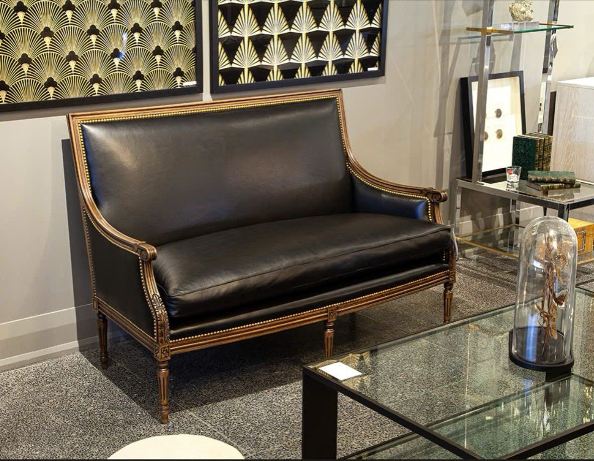 SOFA BĂNG CỔ ĐIỂN LOUIS LOUIS 16 BỌC DA